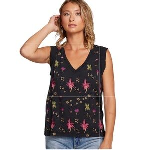 NEW CHASER Rolled Armhole V Neck Muscle Tank Embroidered Night Palm Size Small